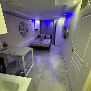 Studio met een King Size Bed